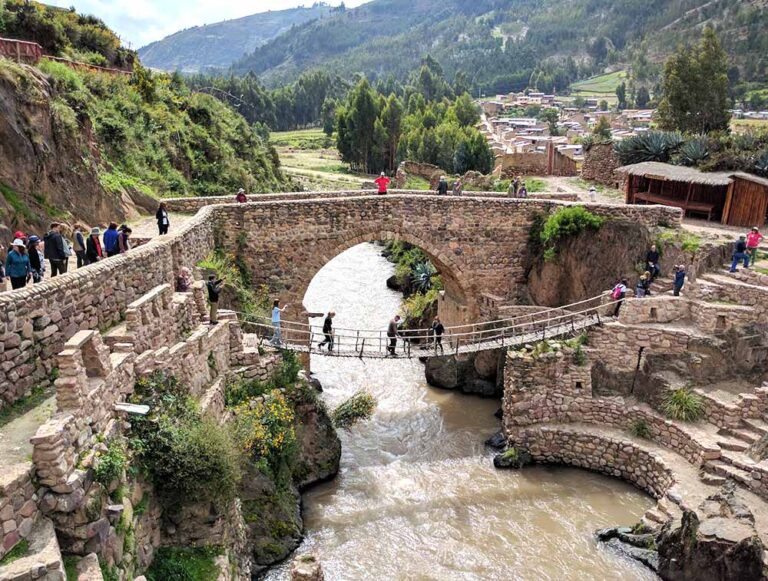 turistas-puente-checacupe